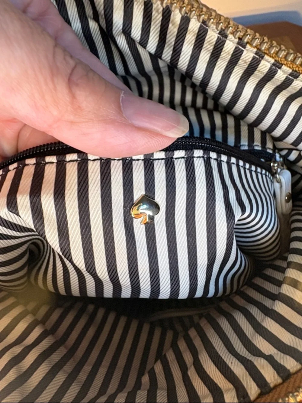Kate Spade New York Cobble Hill Straw Leslie shoulder bag white leather trim.